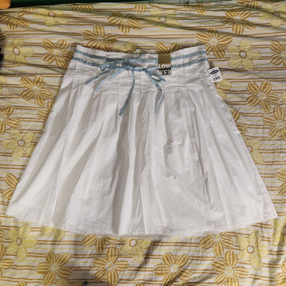 NWT Old Navy White A-Line Skirt with Blue Accents